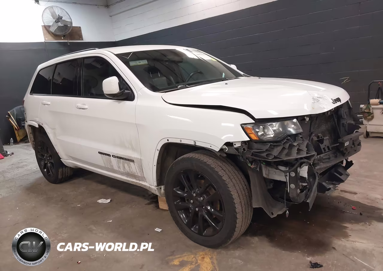 2018 Jeep Grand Cherokee Altitude 4X4 – zdjęcie 1 z 17