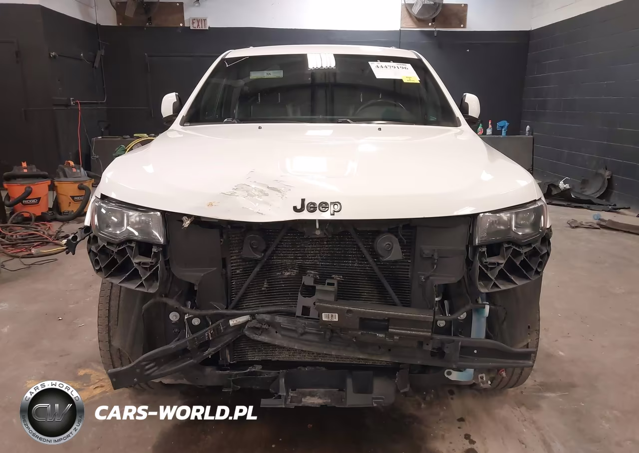 2018 Jeep Grand Cherokee Altitude 4X4 VIN:1C4RJFAG2JC211199 - 13