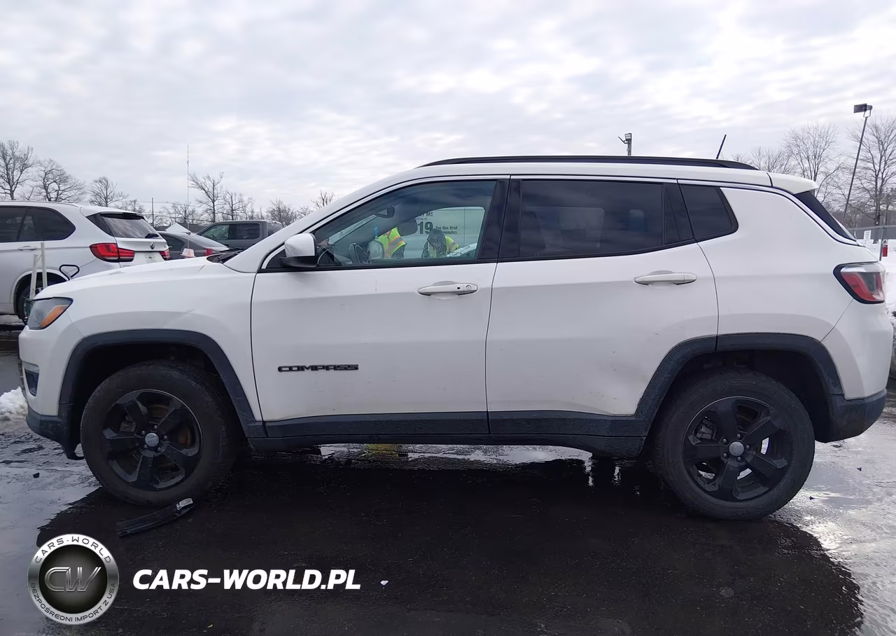 2019 Jeep Compass Latitude 4X4 VIN:3C4NJDBB0KT767782 - 14