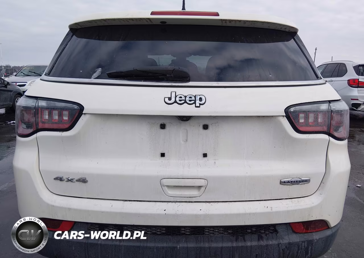 2019 Jeep Compass Latitude 4X4 VIN:3C4NJDBB0KT767782 - 16