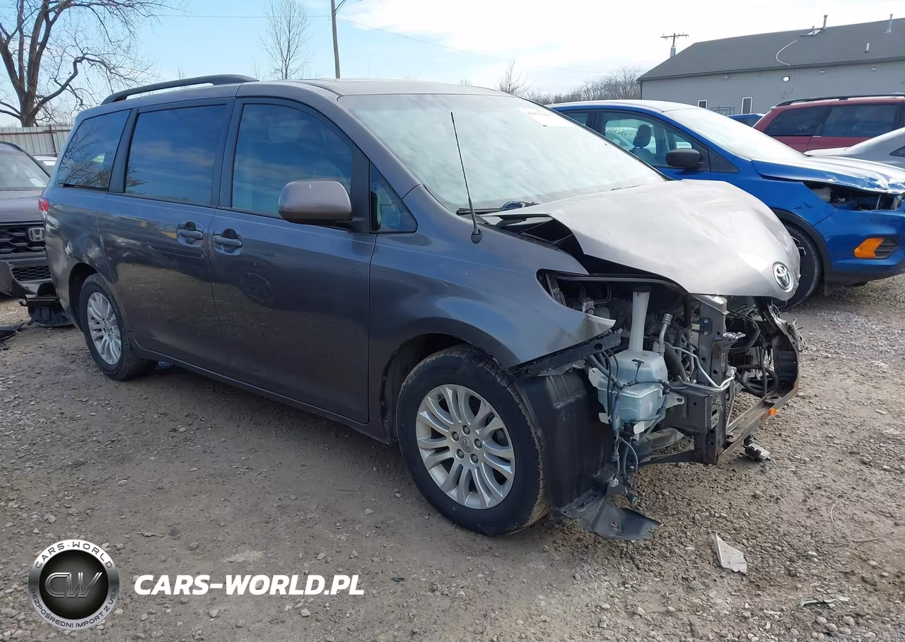 2014 Toyota Sienna Xle V6 8 Passenger