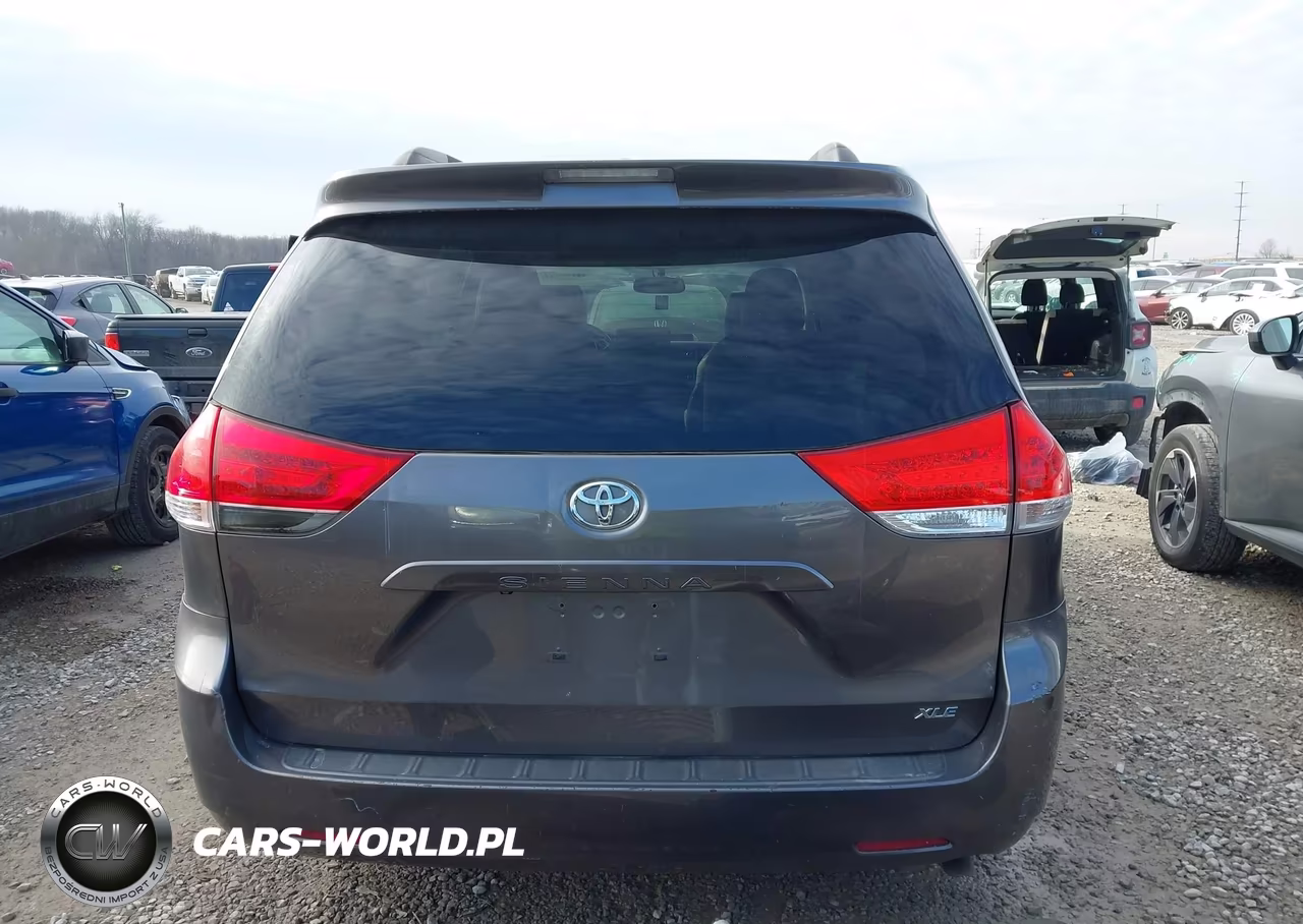 2014 Toyota Sienna Xle V6 8 Passenger VIN:5TDYK3DC4ES430203 - 17