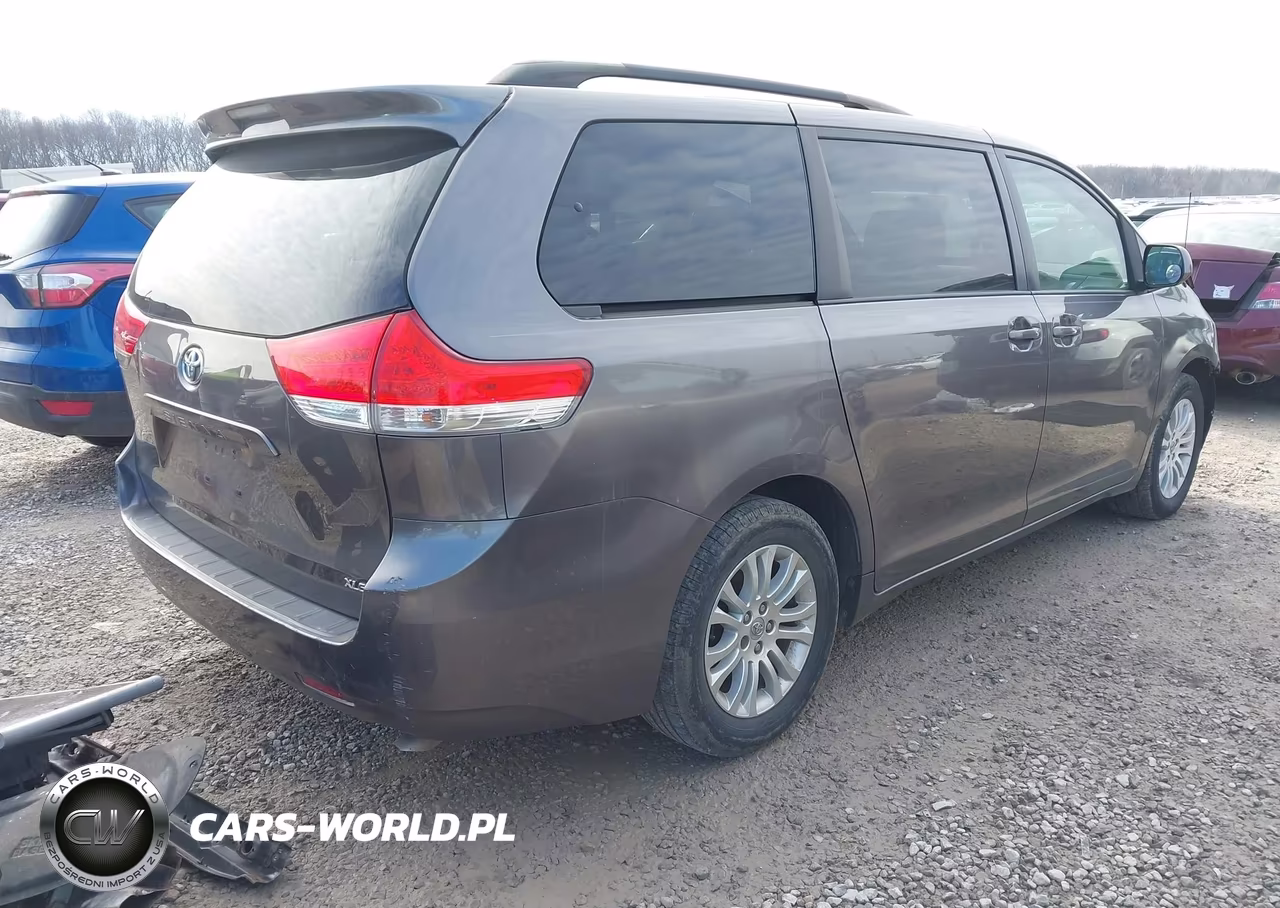 2014 Toyota Sienna Xle V6 8 Passenger VIN:5TDYK3DC4ES430203 - 4