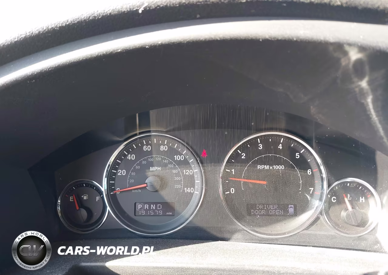 2008 Jeep Commander Sport VIN:1J8HH48N38C241816 - 7