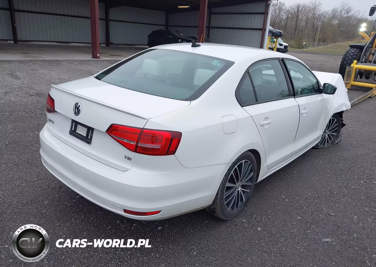 2015 Volkswagen Jetta 1.8T Sport VIN:3VWD17AJ3FM219908 - 4
