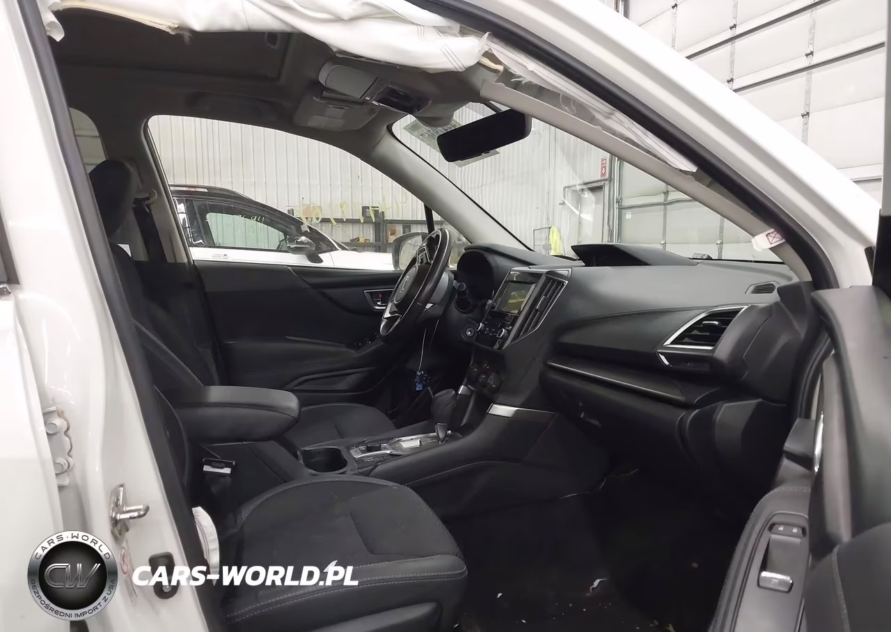 2019 Subaru Forester Premium VIN:JF2SKAEC8KH464025 - 5