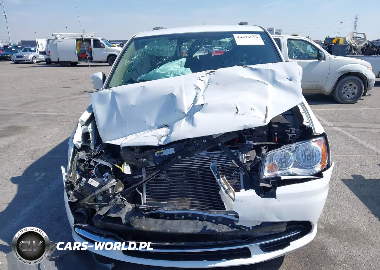 2015 Chrysler Town & Country Touring VIN:2C4RC1BG7FR676331 - 12