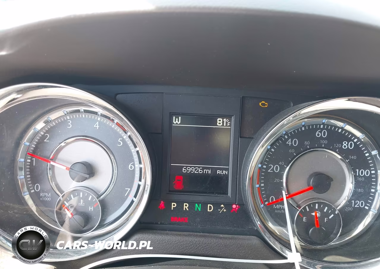 2015 Chrysler Town & Country Touring VIN:2C4RC1BG7FR676331 - 7