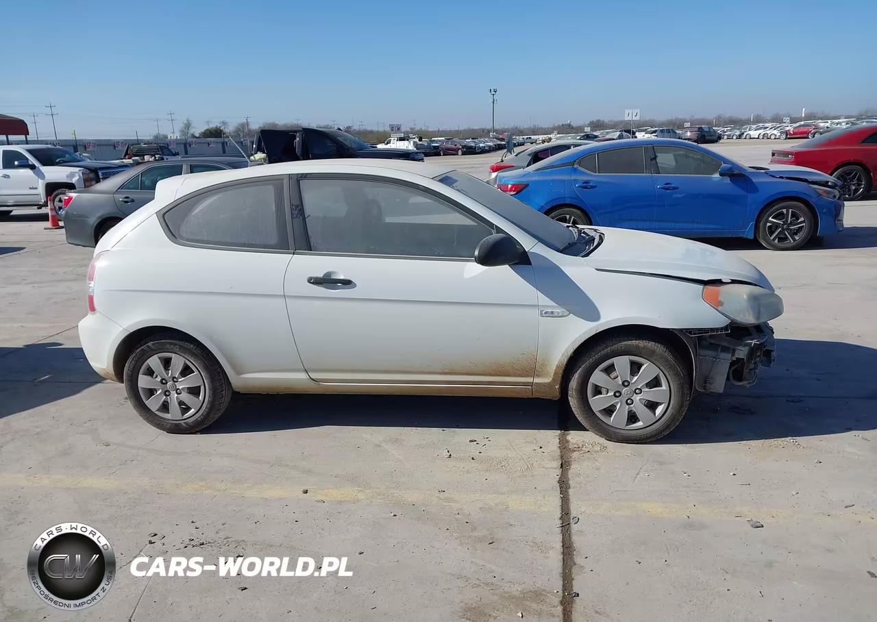 2009 Hyundai Accent Gs VIN:KMHCM36CX9U111239 - 13