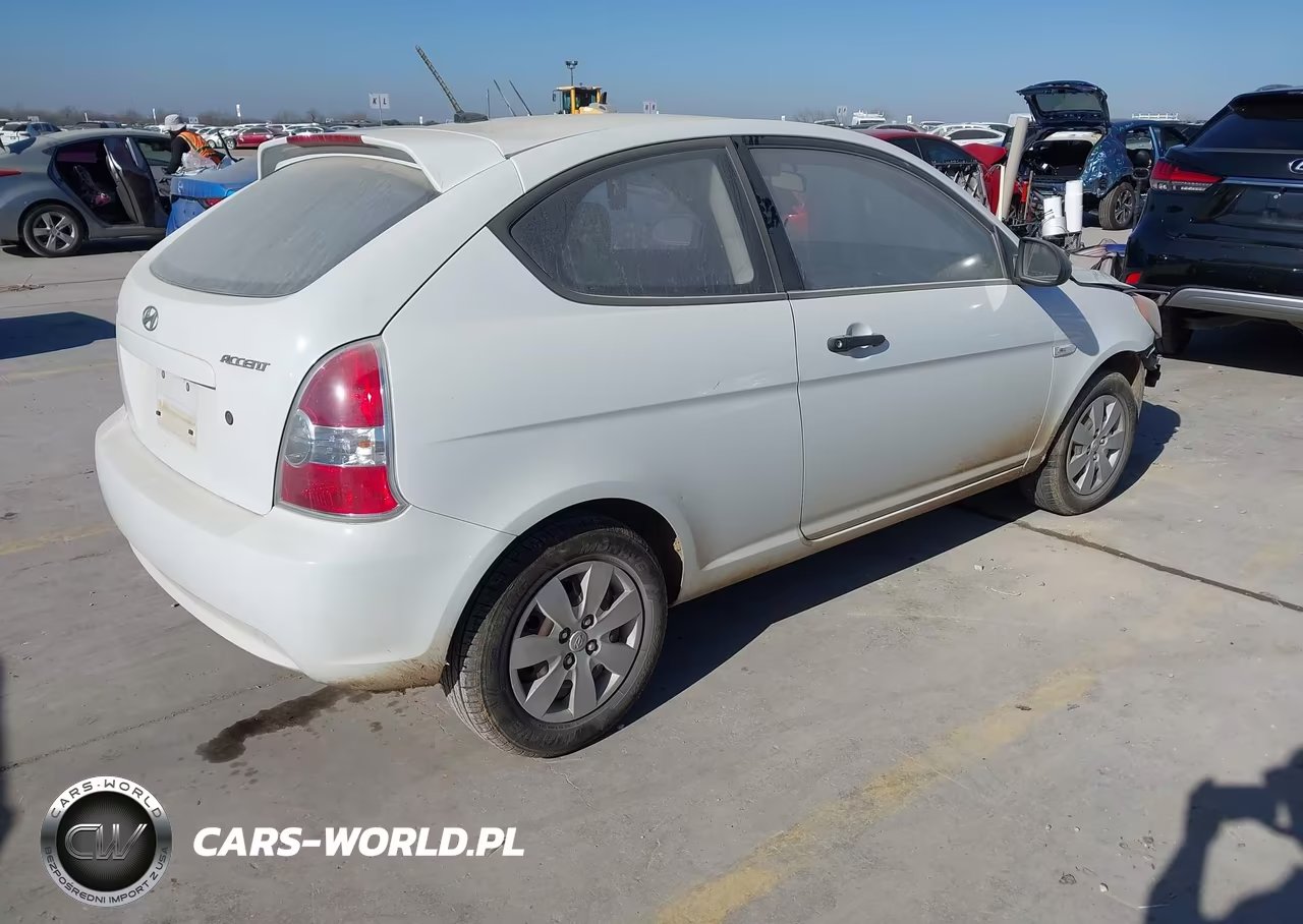 2009 Hyundai Accent Gs VIN:KMHCM36CX9U111239 - 4