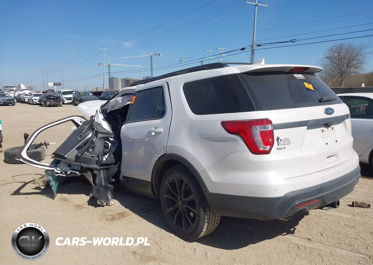 2017 Ford Explorer Xlt VIN:1FM5K7D84HGD85747 - 3
