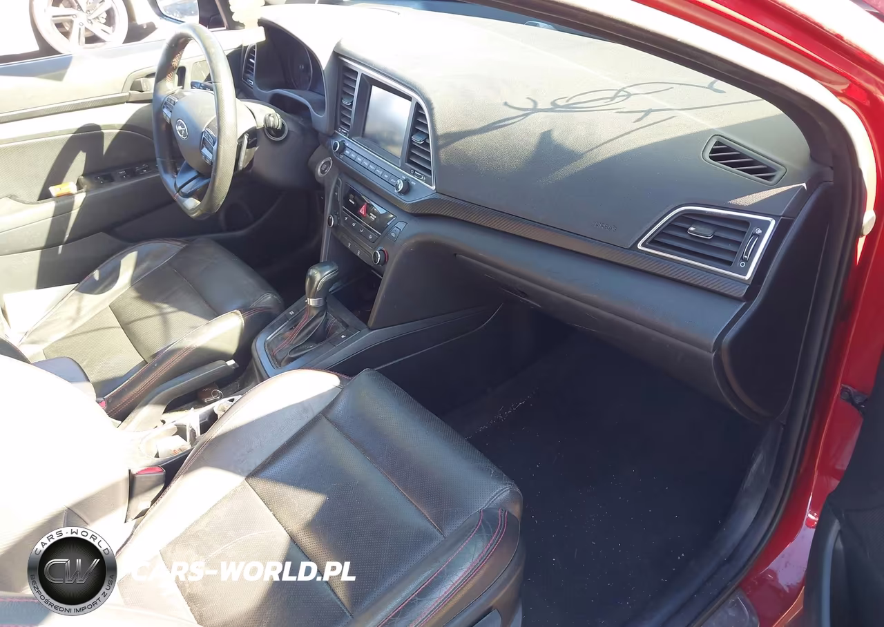 2018 Hyundai Elantra Sport VIN:KMHD04LB1JU586221 - 5