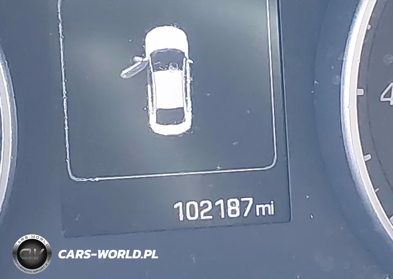 2018 Hyundai Elantra Sport VIN:KMHD04LB1JU586221 - 7