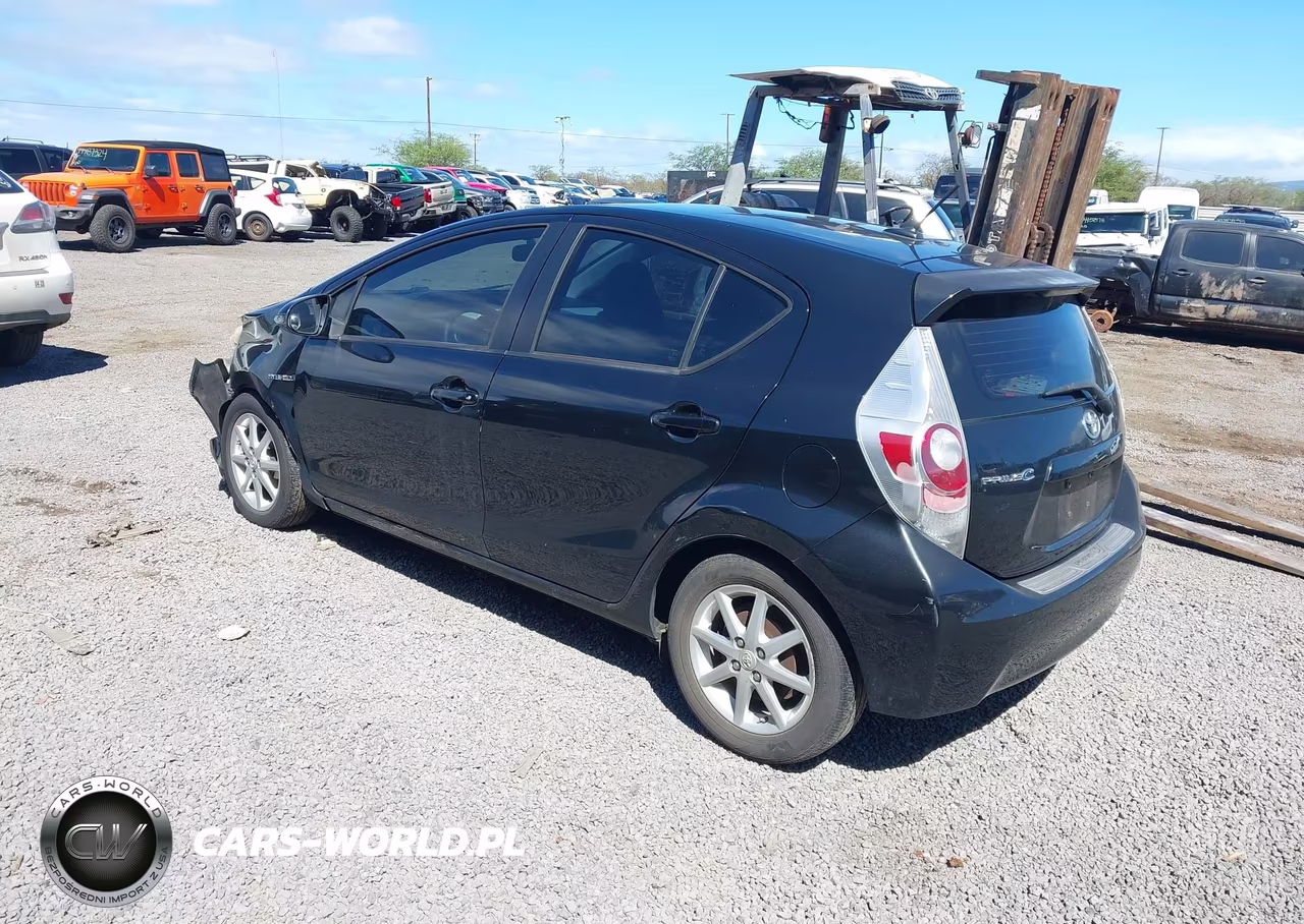 2012 Toyota Prius C Three VIN:JTDKDTB31C1009651 - 3