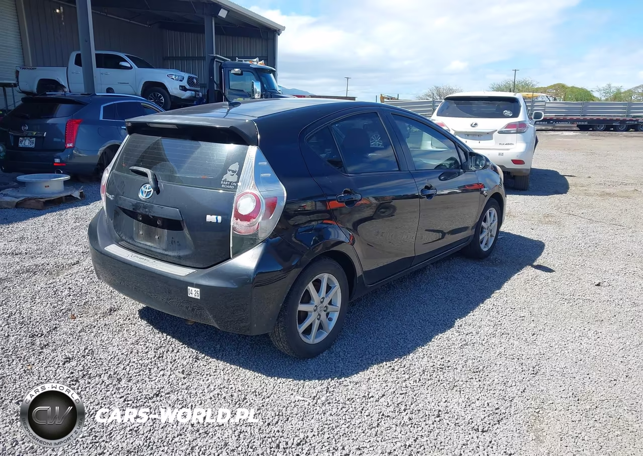 2012 Toyota Prius C Three VIN:JTDKDTB31C1009651 - 4