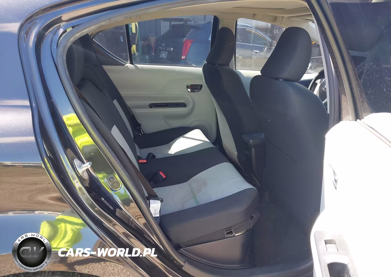 2012 Toyota Prius C Three VIN:JTDKDTB31C1009651 - 8