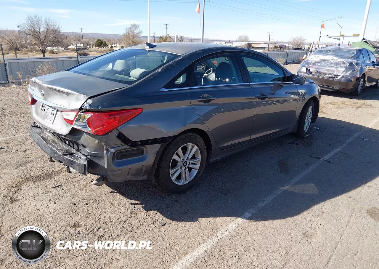 2013 Hyundai Sonata Gls VIN:5NPEB4AC8DH668749 - 4