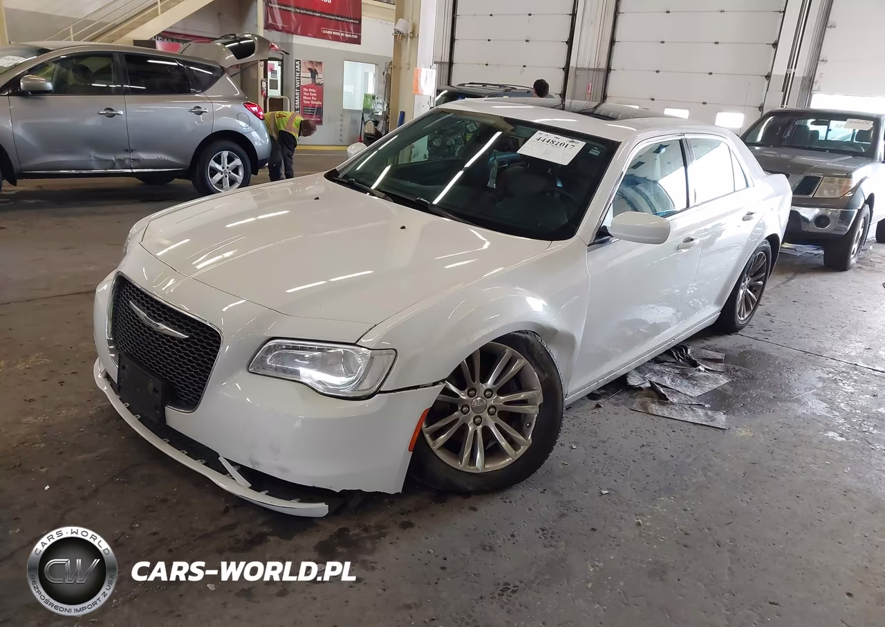 2015 Chrysler 300 Touring VIN:2C3CCAAG6FH832716 - 2