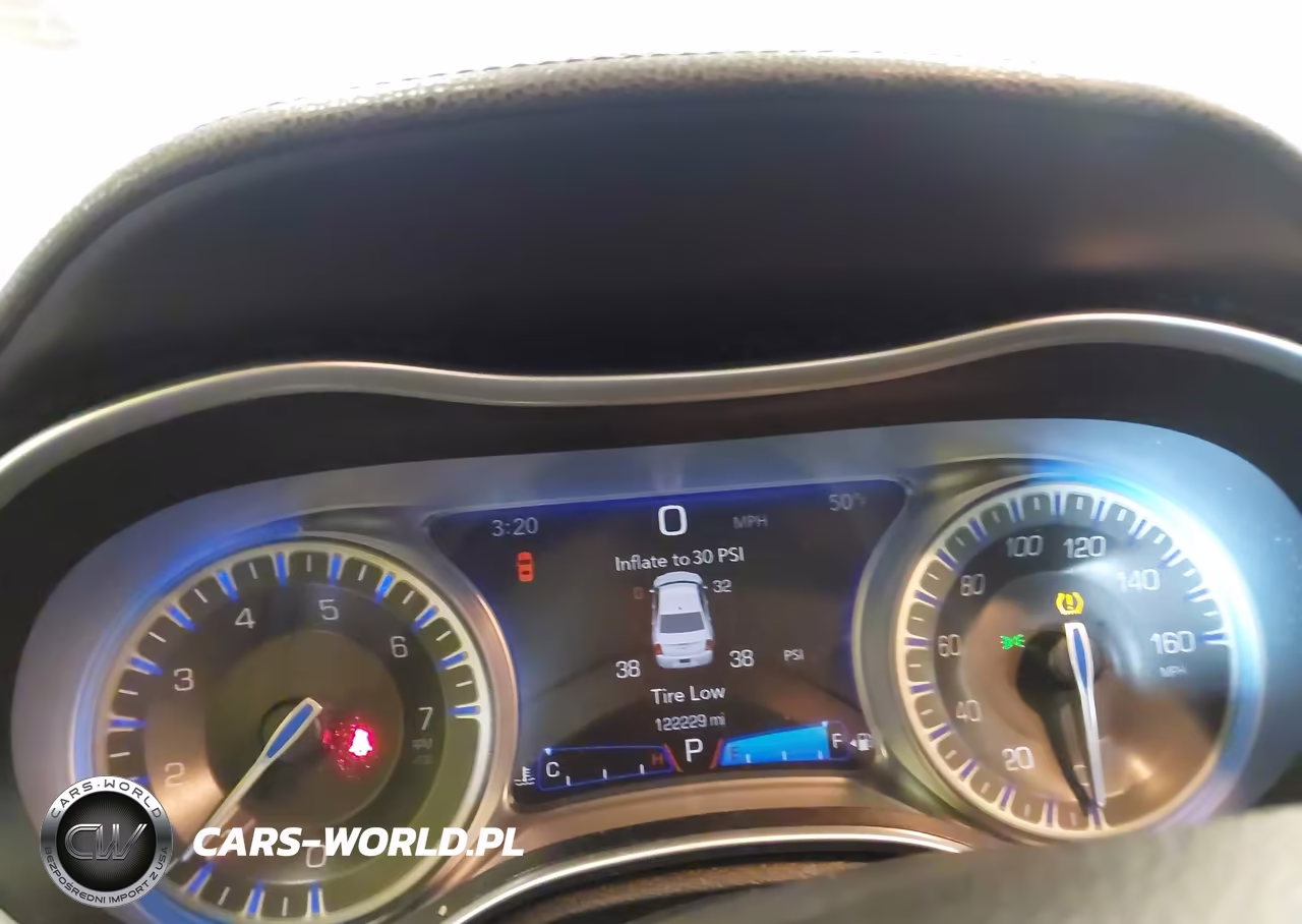 2015 Chrysler 300 Touring VIN:2C3CCAAG6FH832716 - 7