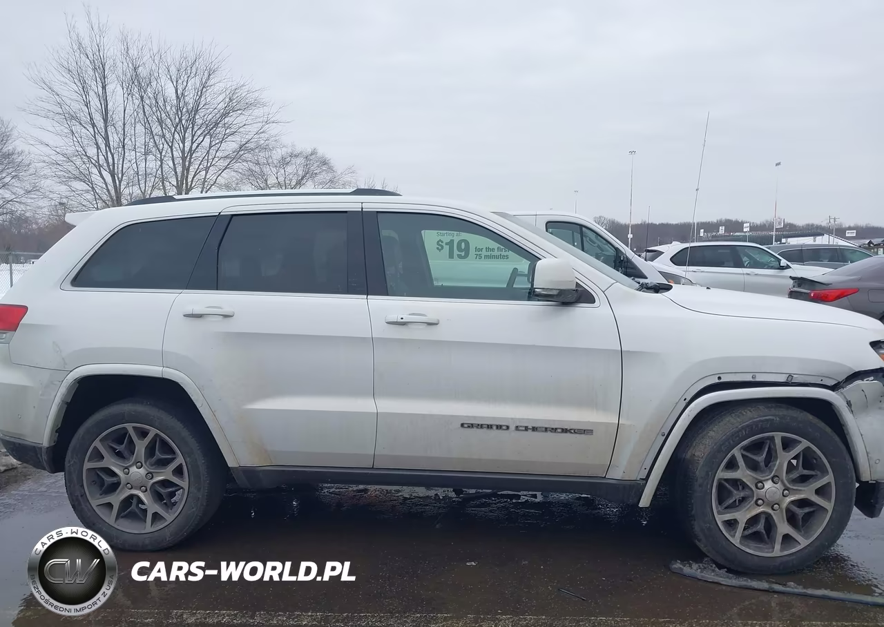 2018 Jeep Grand Cherokee Sterling Edition 4X4 VIN:1C4RJFBT8JC250973 - 13