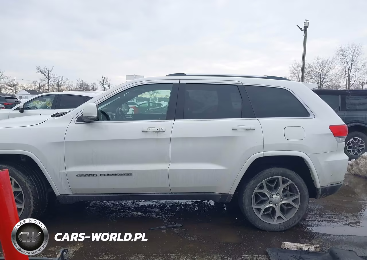 2018 Jeep Grand Cherokee Sterling Edition 4X4 VIN:1C4RJFBT8JC250973 - 14