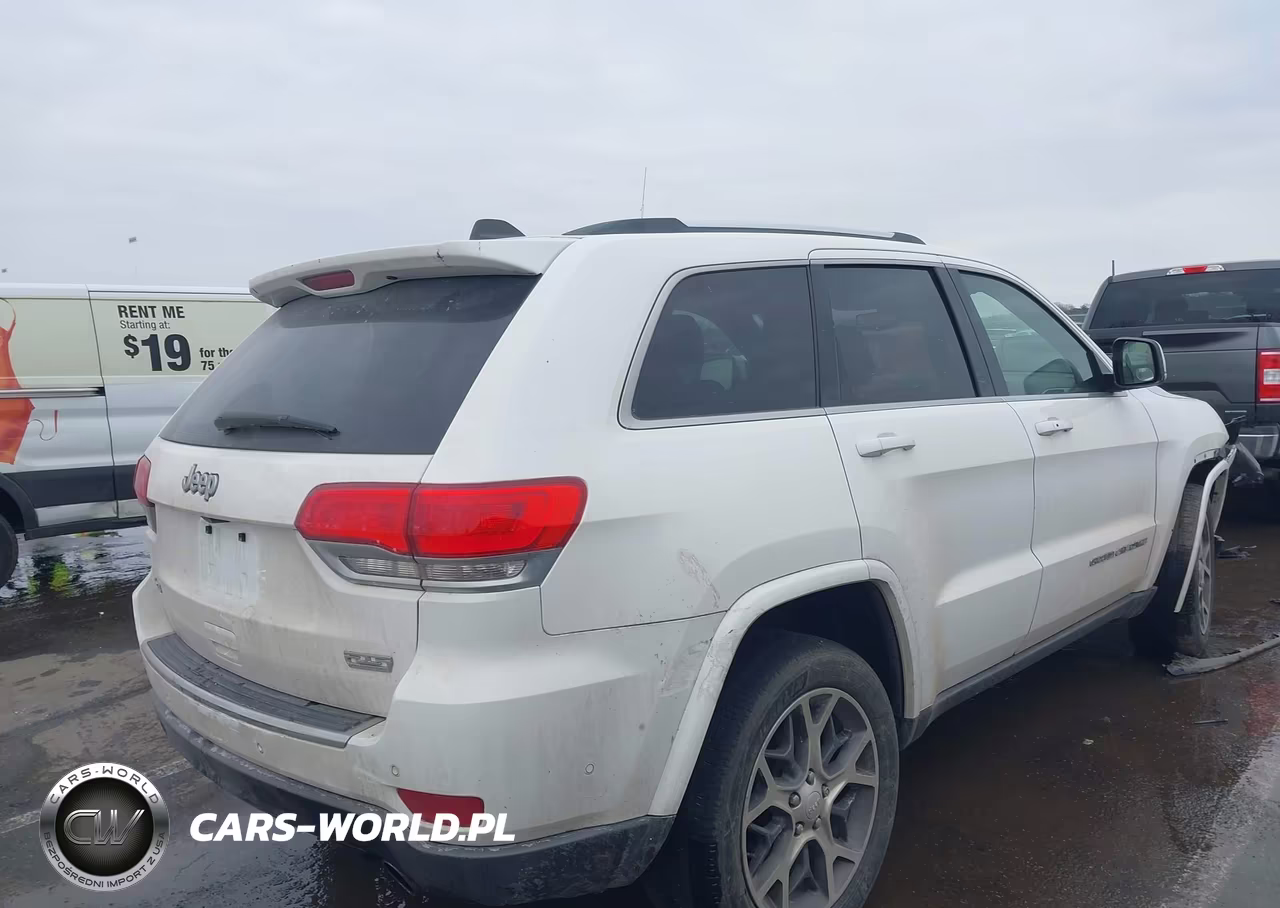 2018 Jeep Grand Cherokee Sterling Edition 4X4 VIN:1C4RJFBT8JC250973 - 4