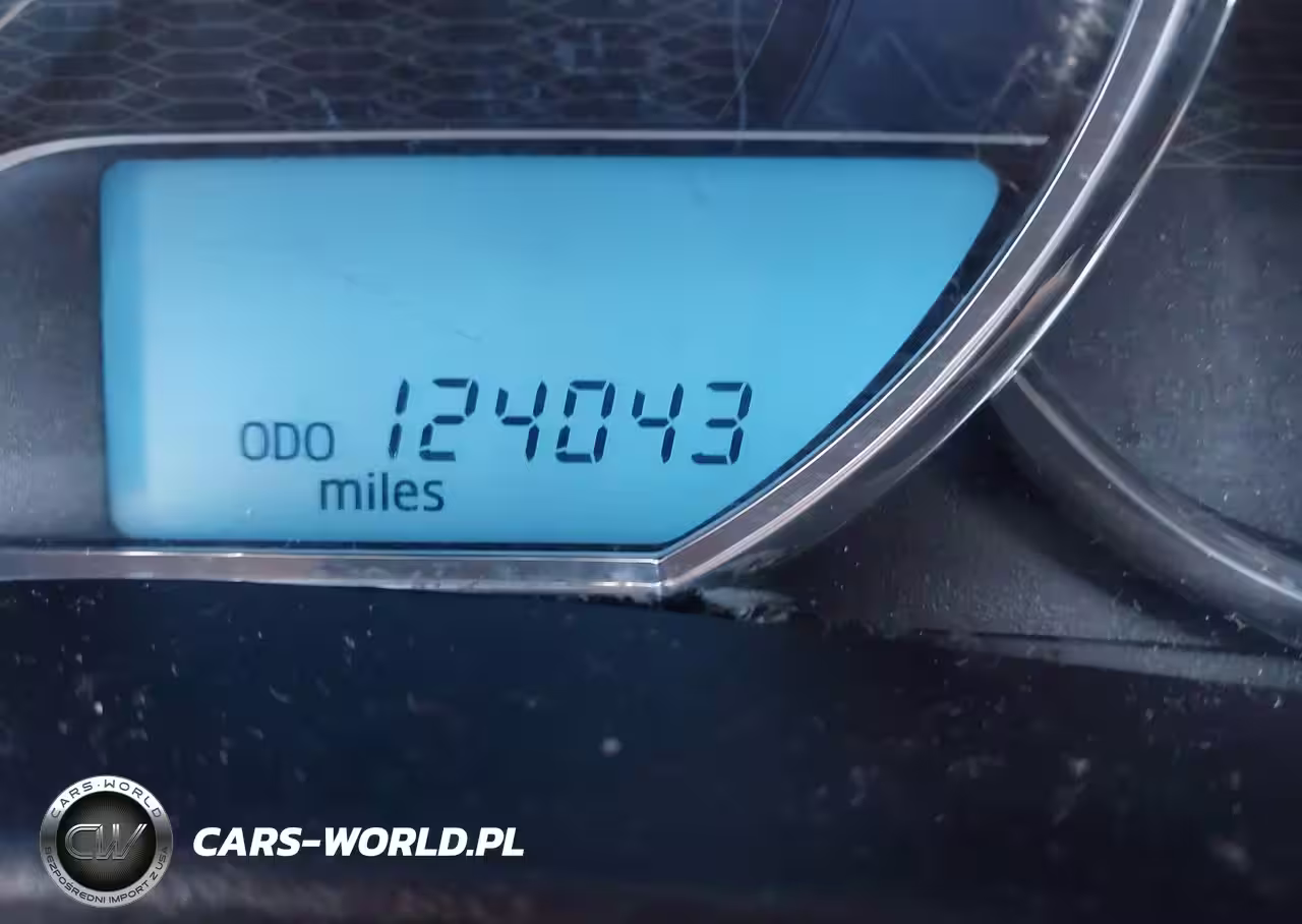 2015 Toyota Corolla L VIN:5YFBURHE6FP198048 - 14