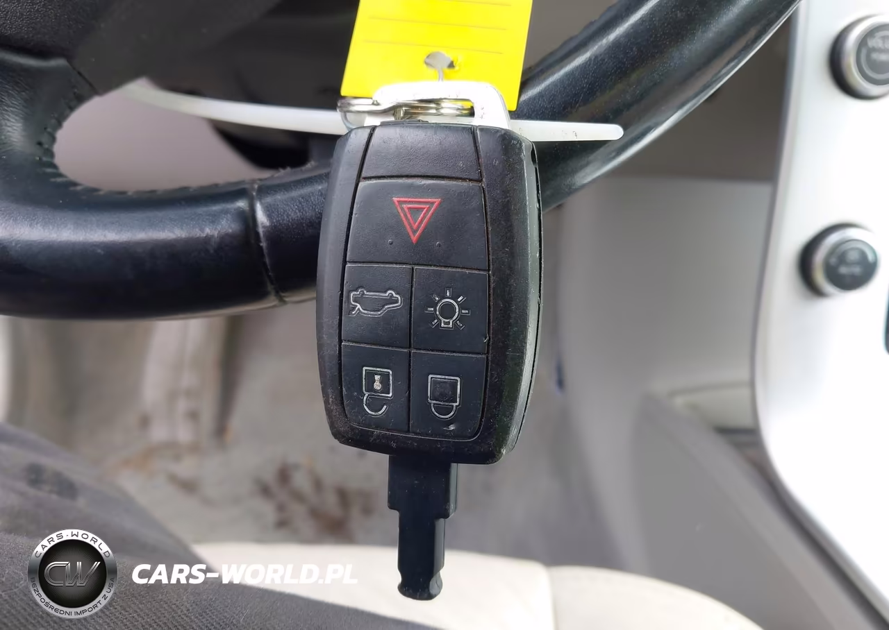 2011 Volvo C70 T5 VIN:YV1672MC6BJ115361 - 11