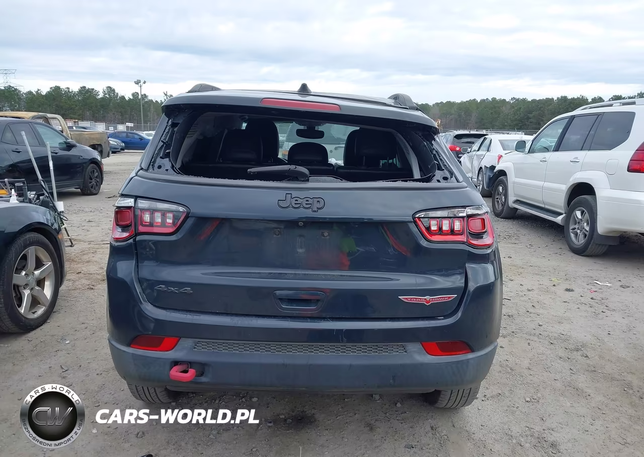 2018 Jeep Compass Trailhawk 4X4 VIN:3C4NJDDB0JT424093 - 17