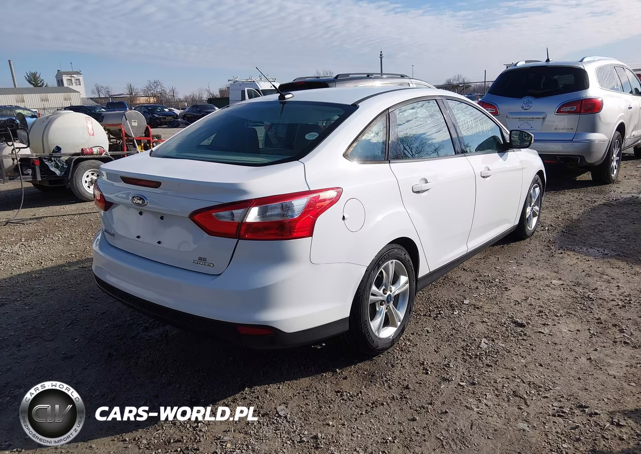 2014 Ford Focus Se VIN:1FADP3F29EL180629 - 4
