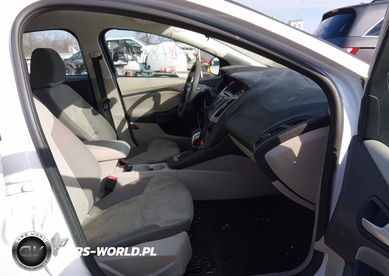 2014 Ford Focus Se VIN:1FADP3F29EL180629 - 5