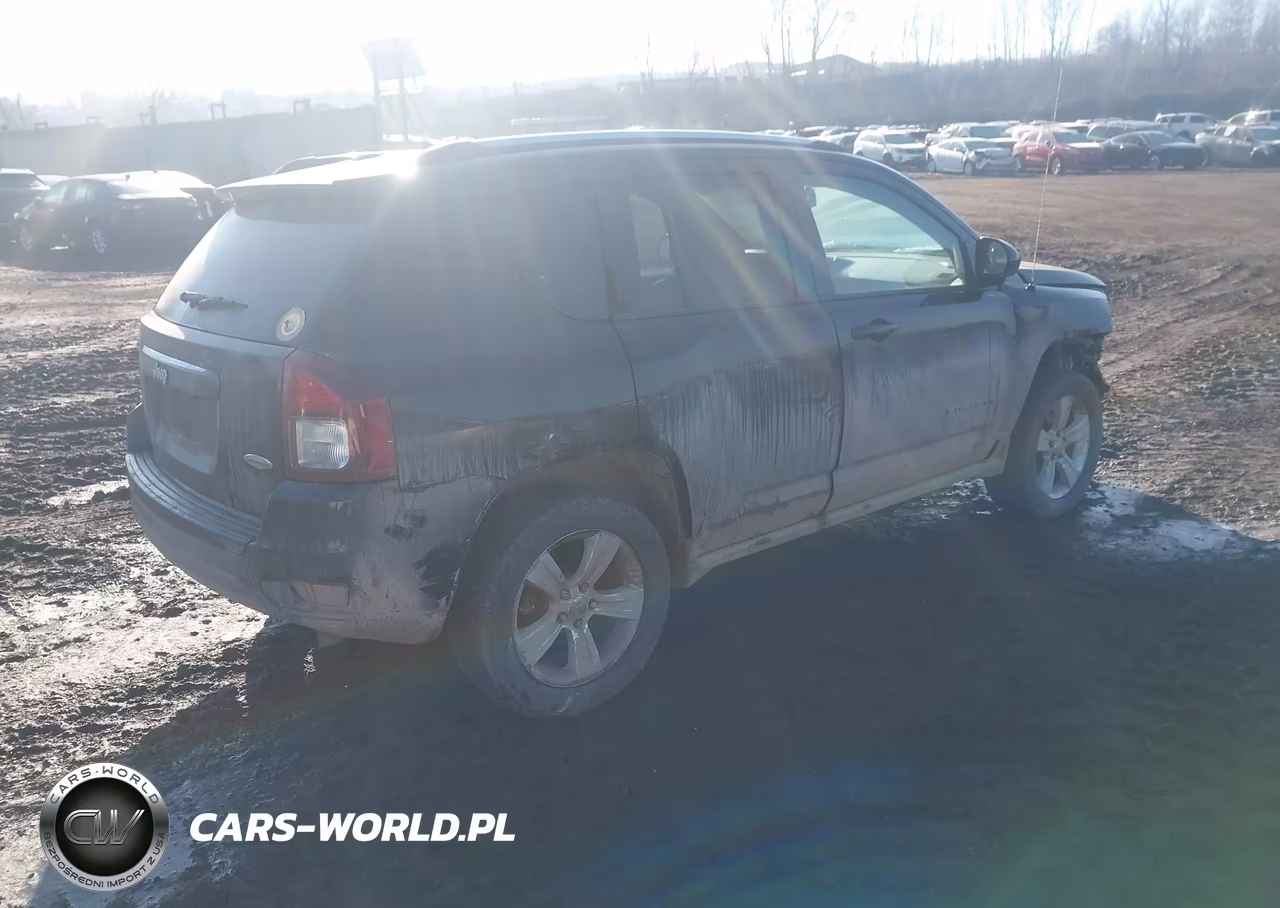 2014 Jeep Compass Latitude VIN:1C4NJDEB7ED642171 - 4