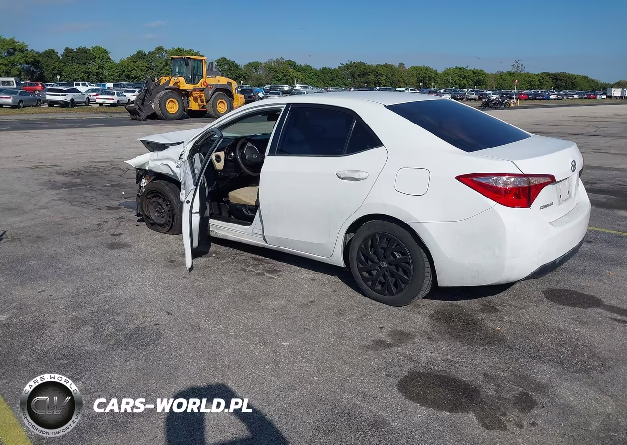2017 Toyota Corolla Le VIN:2T1BURHE1HC803547 - 3