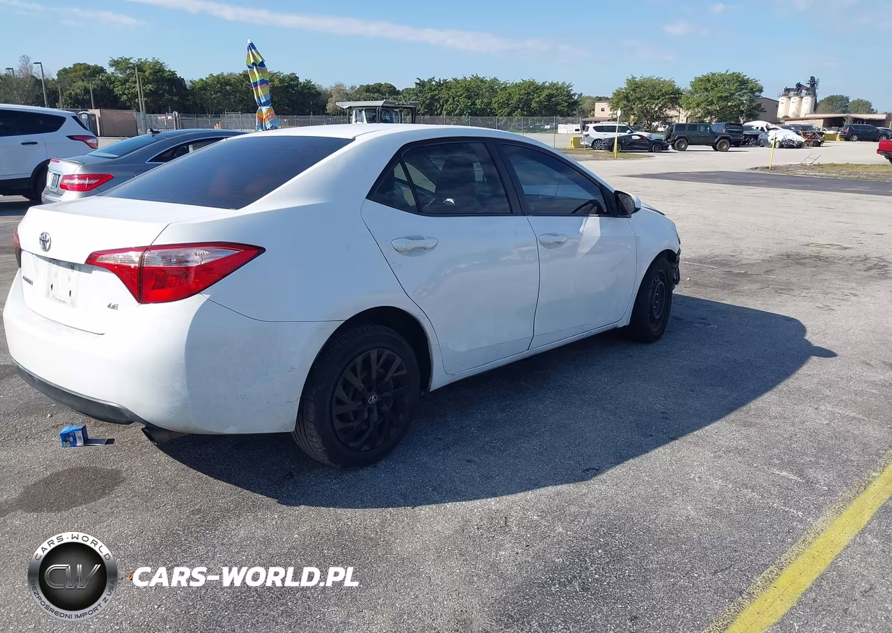 2017 Toyota Corolla Le VIN:2T1BURHE1HC803547 - 4