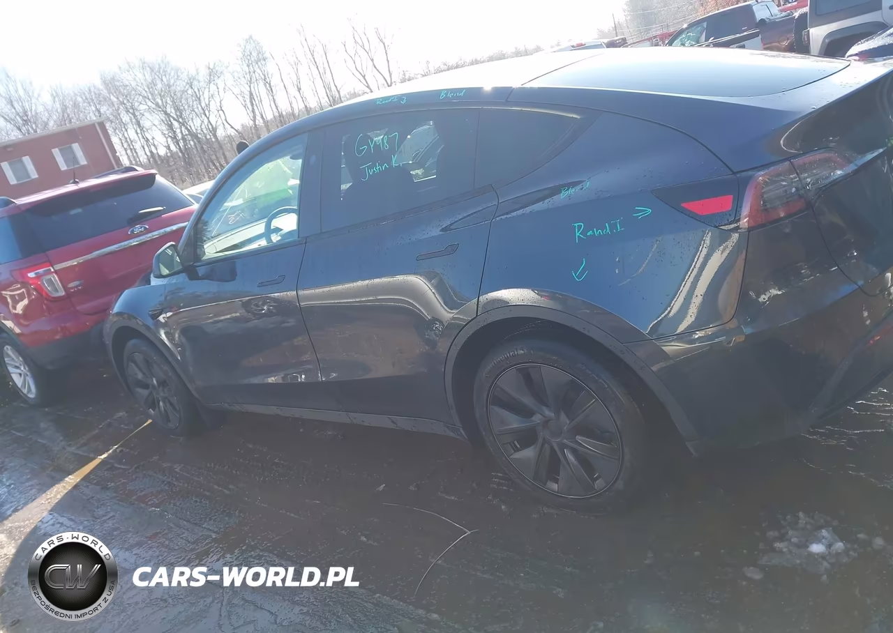 2025 Tesla Model Y Long Range Single Motor Rear-Wheel Drive VIN:7SAYGDED6SF318987 - 14