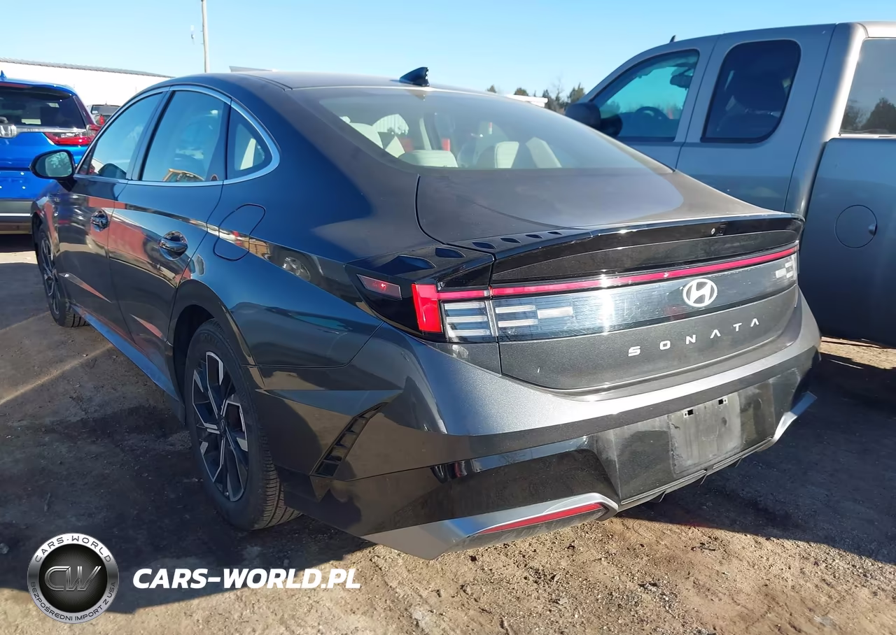 2025 Hyundai Sonata Sel VIN:KMHL64JA3SA458229 - 3