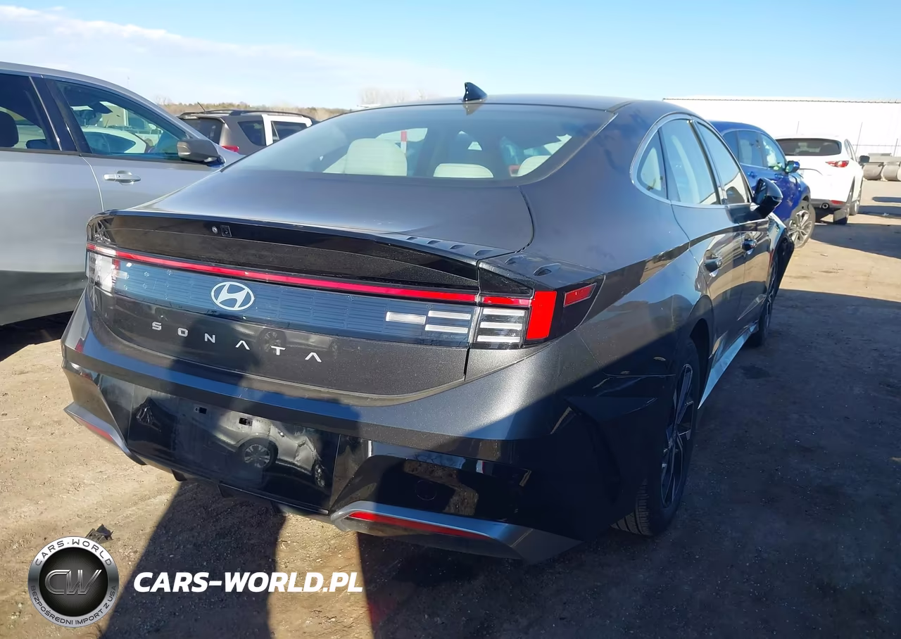 2025 Hyundai Sonata Sel VIN:KMHL64JA3SA458229 - 4