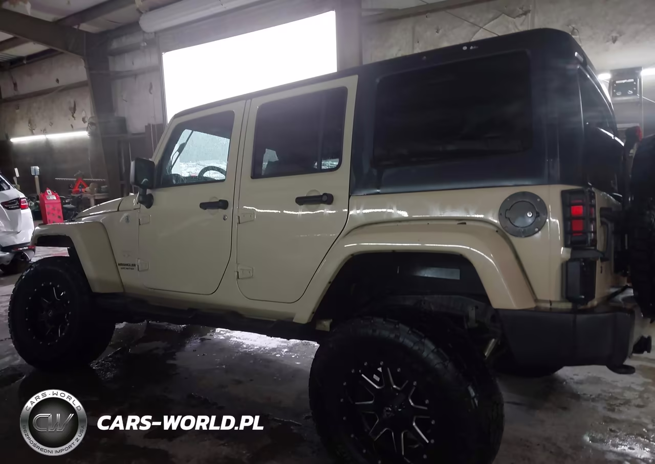 2011 Jeep Wrangler Unlimited Sahara VIN:1J4BA5H1XBL624822 - 15