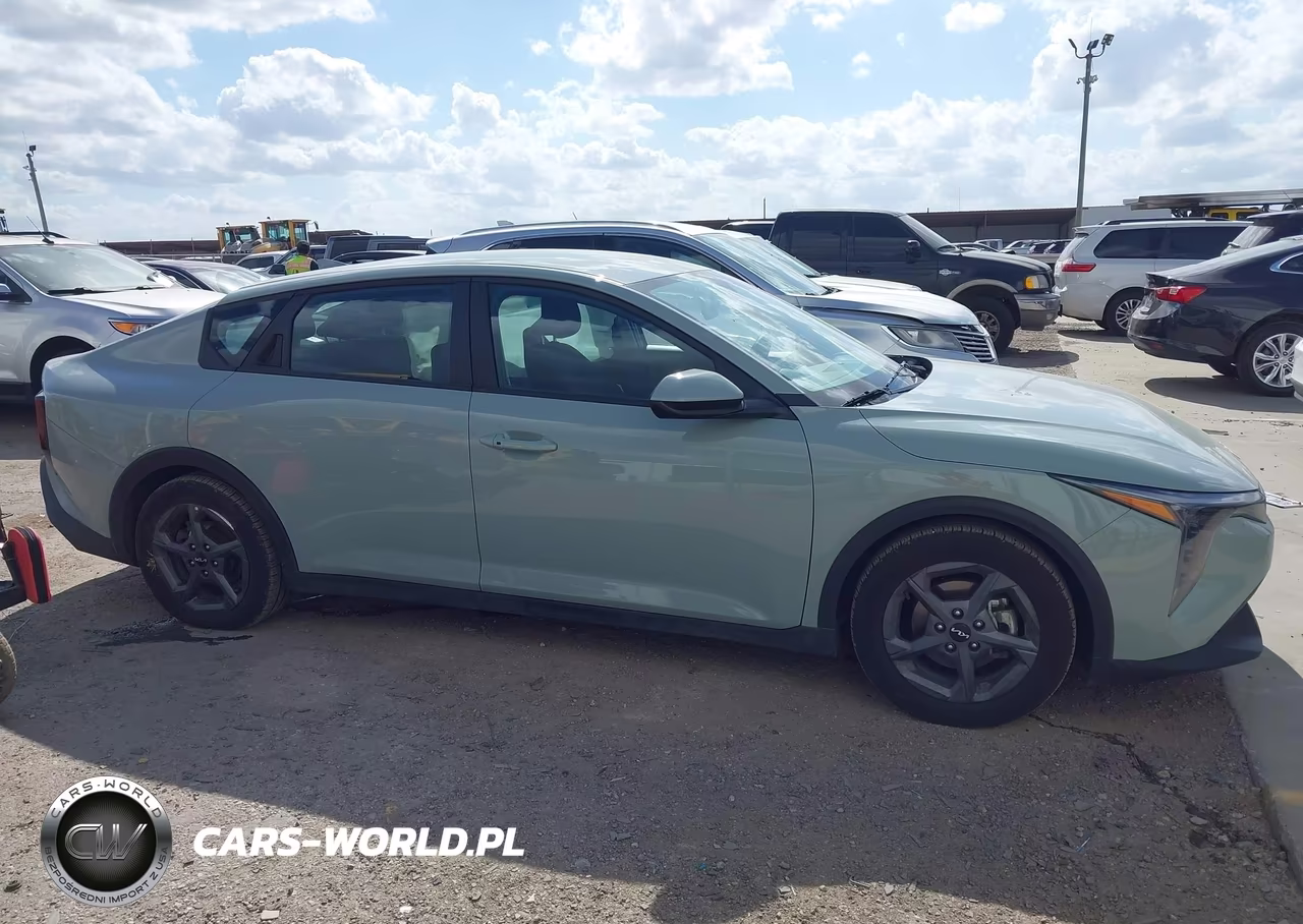 2025 Kia K4 Lxs VIN:3KPFT4DE4SE129318 - 14