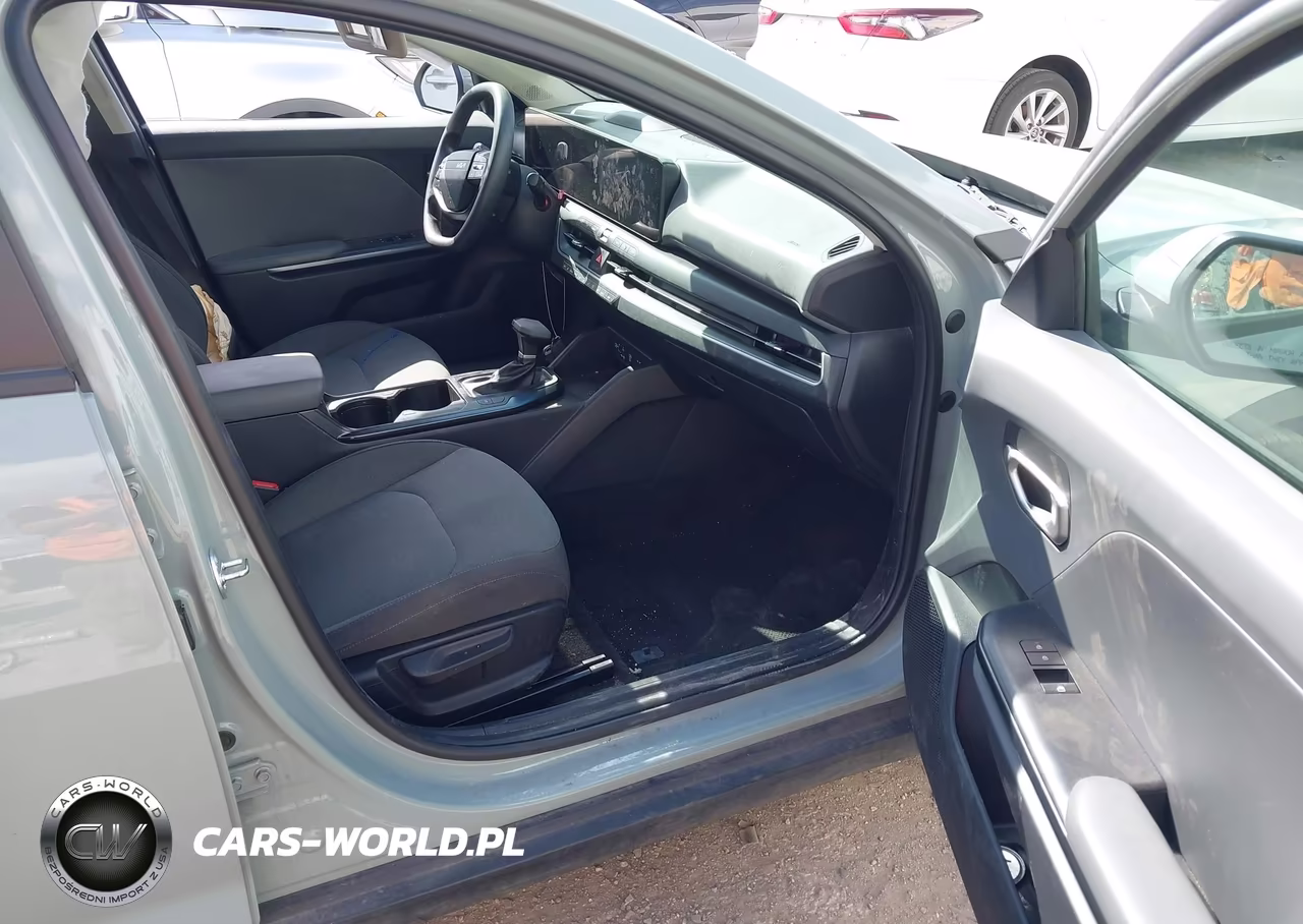 2025 Kia K4 Lxs VIN:3KPFT4DE4SE129318 - 5