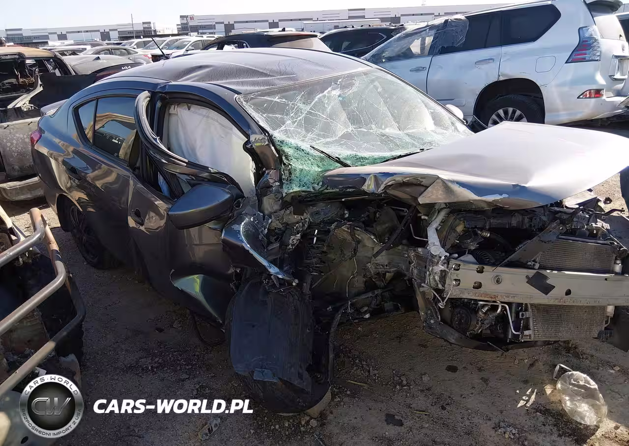 2018 Nissan Versa 1.6 S+