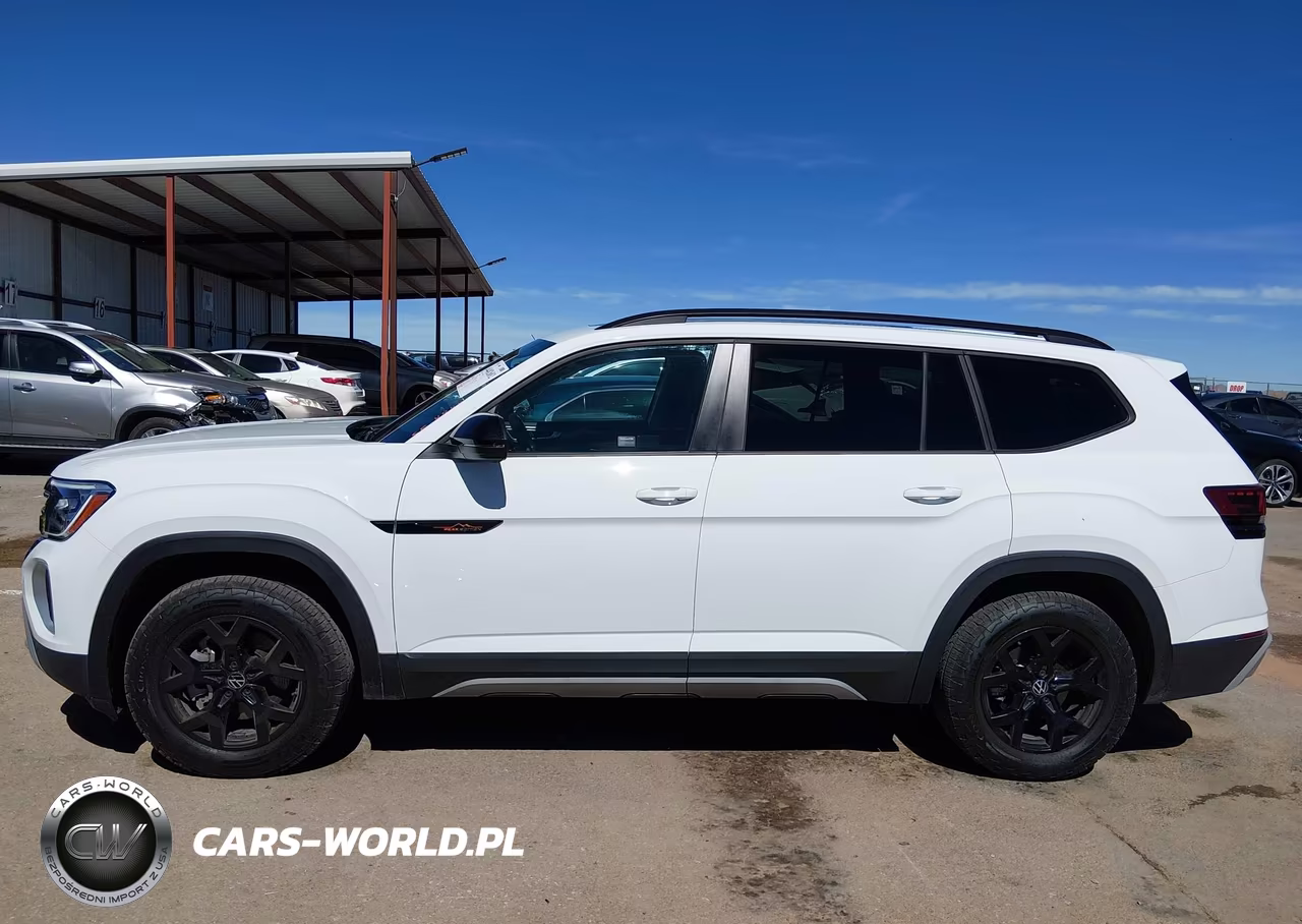 2025 Volkswagen Atlas 2.0T Peak Edition VIN:1V2CR2CA1SC538208 - 14