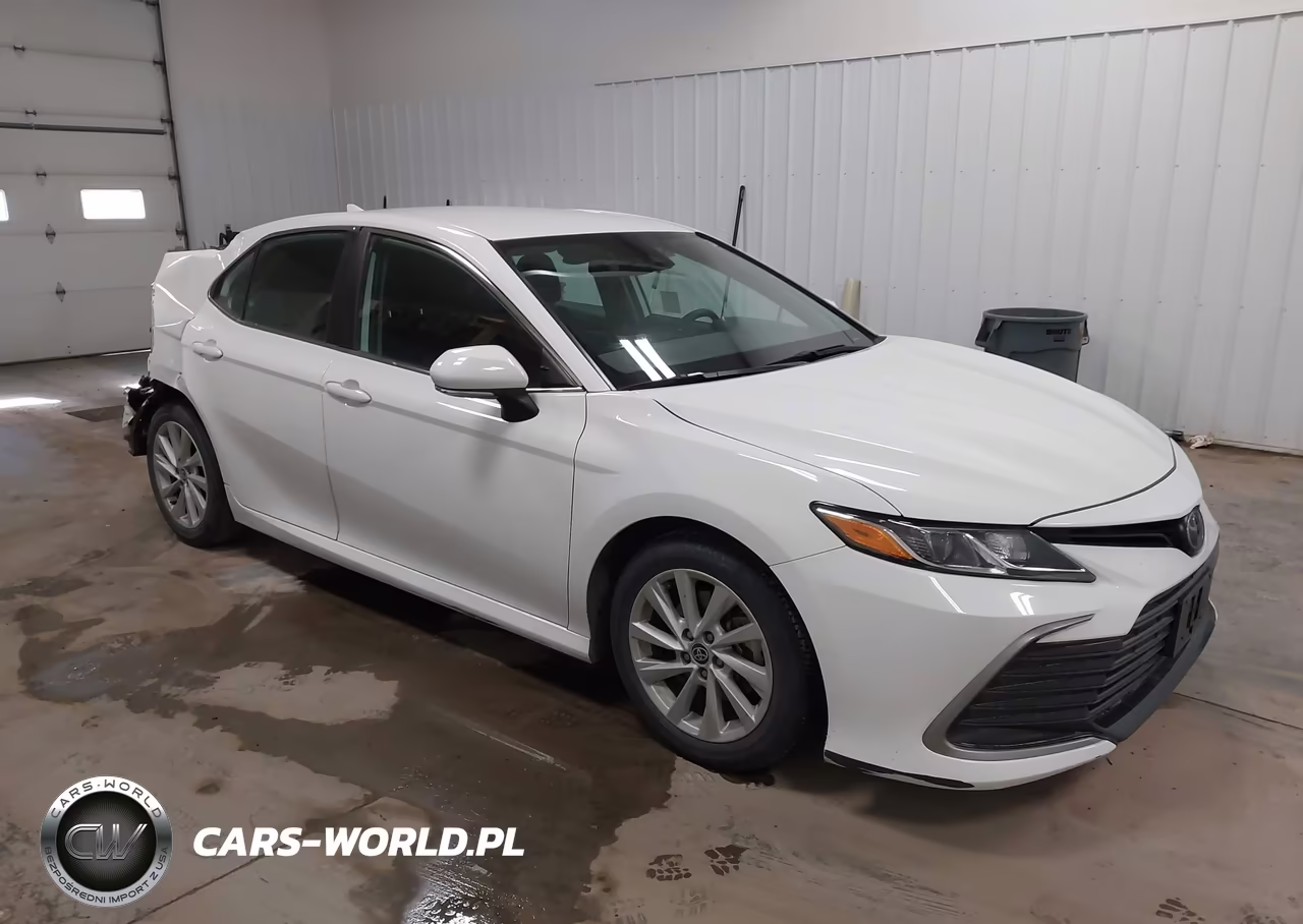 2021 Toyota Camry Le – zdjęcie 1 z 16