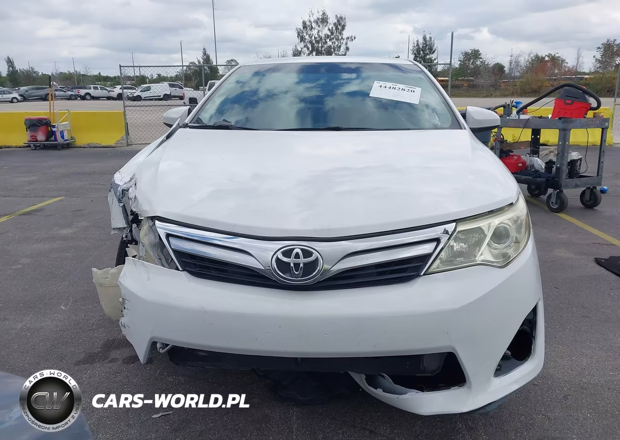 2014 Toyota Camry Le VIN:4T4BF1FK8ER414196 - 12