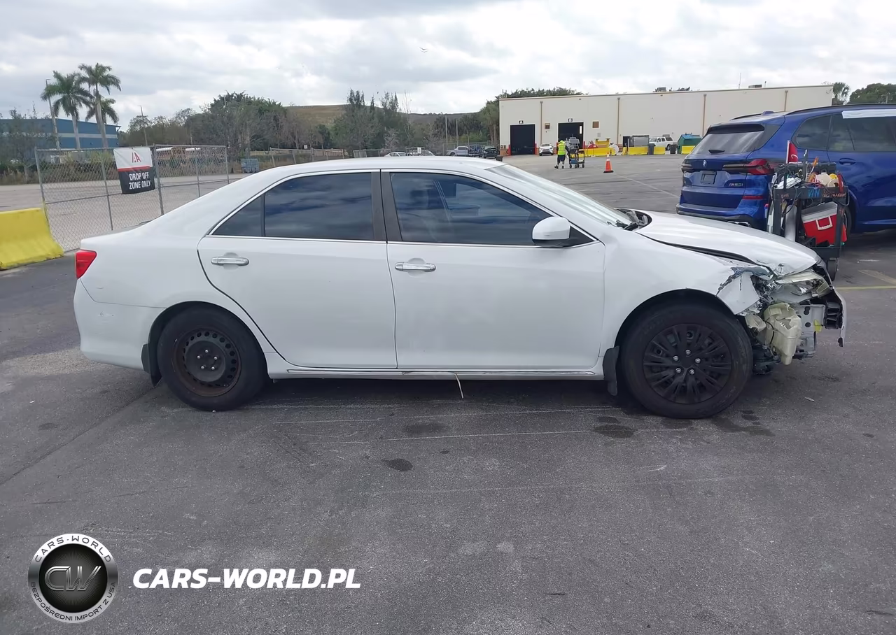 2014 Toyota Camry Le VIN:4T4BF1FK8ER414196 - 13