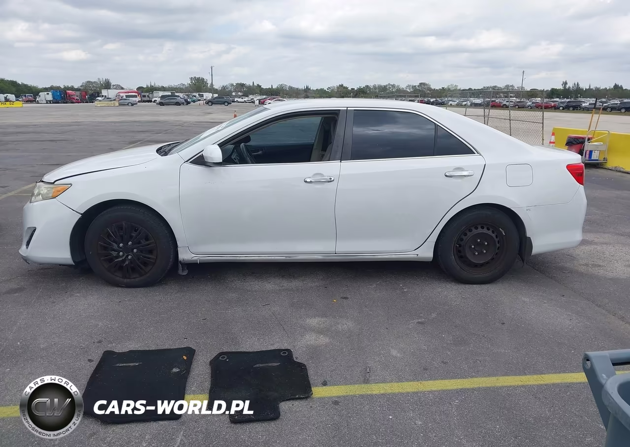 2014 Toyota Camry Le VIN:4T4BF1FK8ER414196 - 14