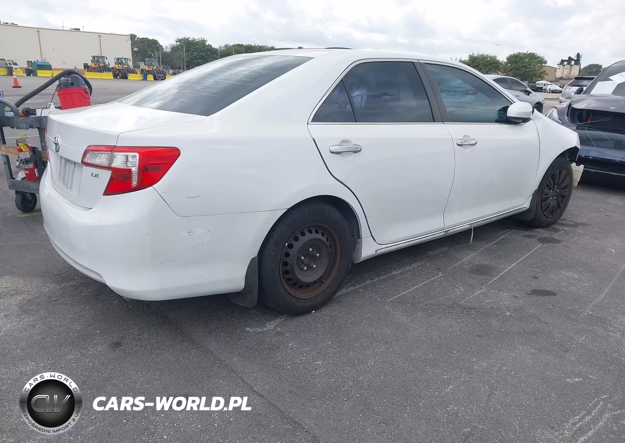 2014 Toyota Camry Le VIN:4T4BF1FK8ER414196 - 4