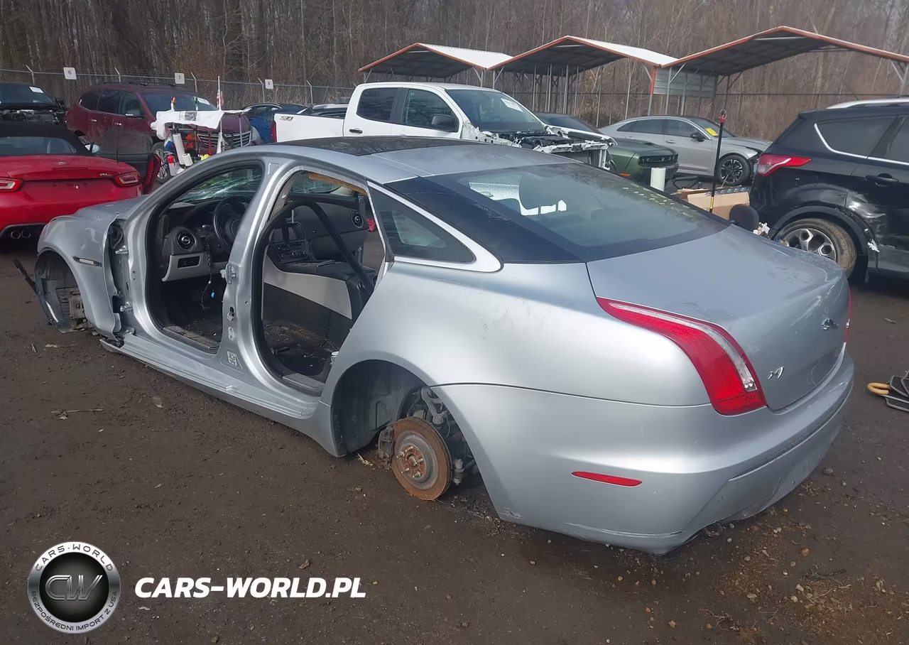 2012 Jaguar Xj VIN:SAJWA1CB2CLV25981 - 3