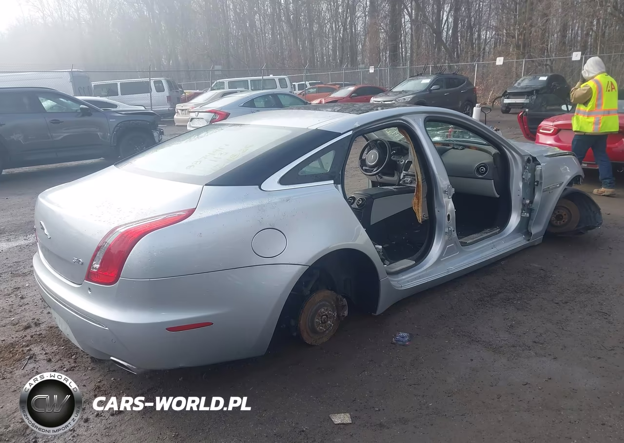 2012 Jaguar Xj VIN:SAJWA1CB2CLV25981 - 4