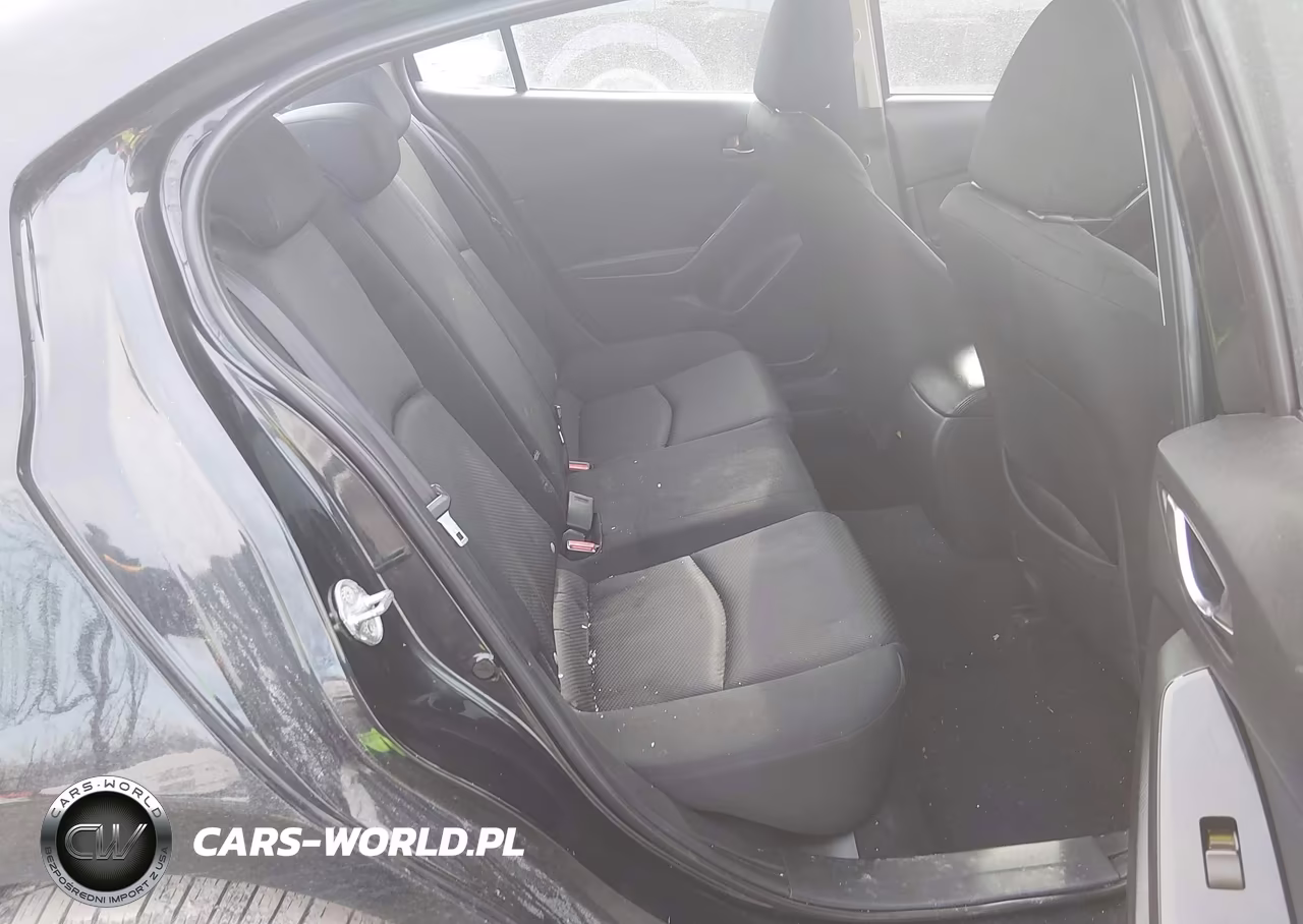 2018 Mazda Mazda3 Sport VIN:3MZBN1U78JM165684 - 8